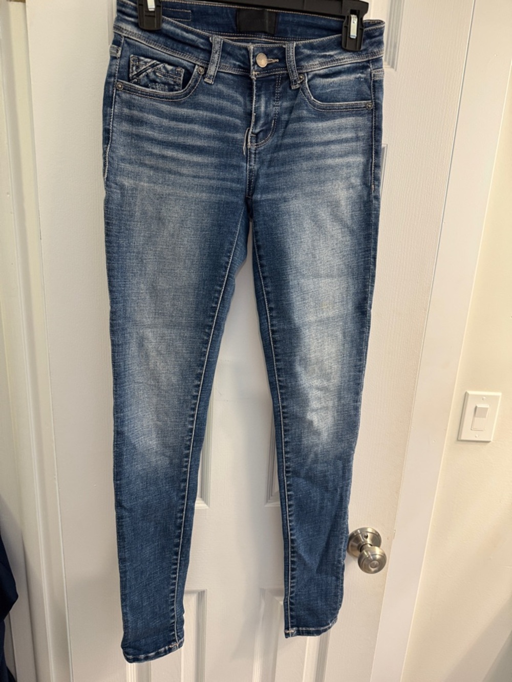 Buckle Women's Medium Wash Denim Skinny Jeans